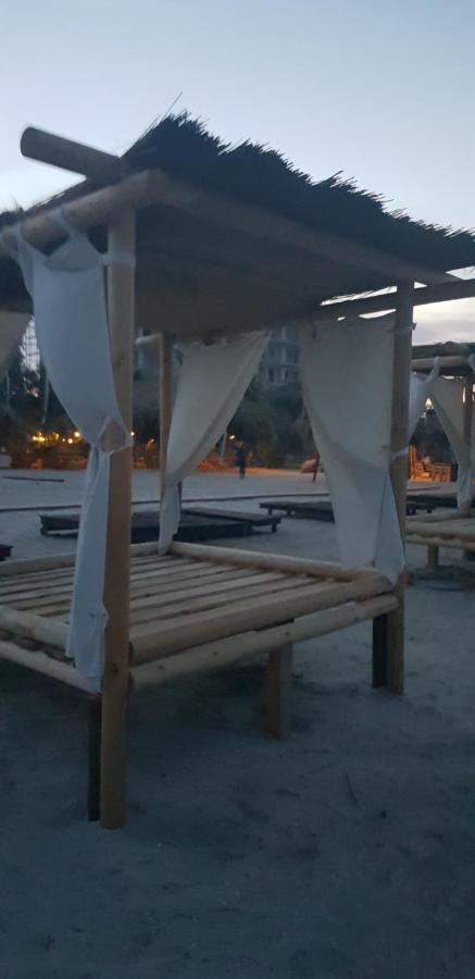 Апартаменти Garsoniera Papaya Beach Неводарі Екстер'єр фото