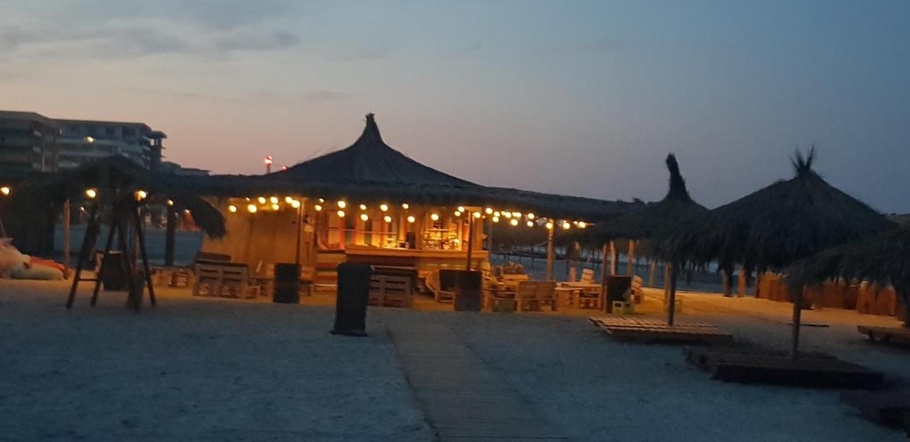 Апартаменти Garsoniera Papaya Beach Неводарі Екстер'єр фото